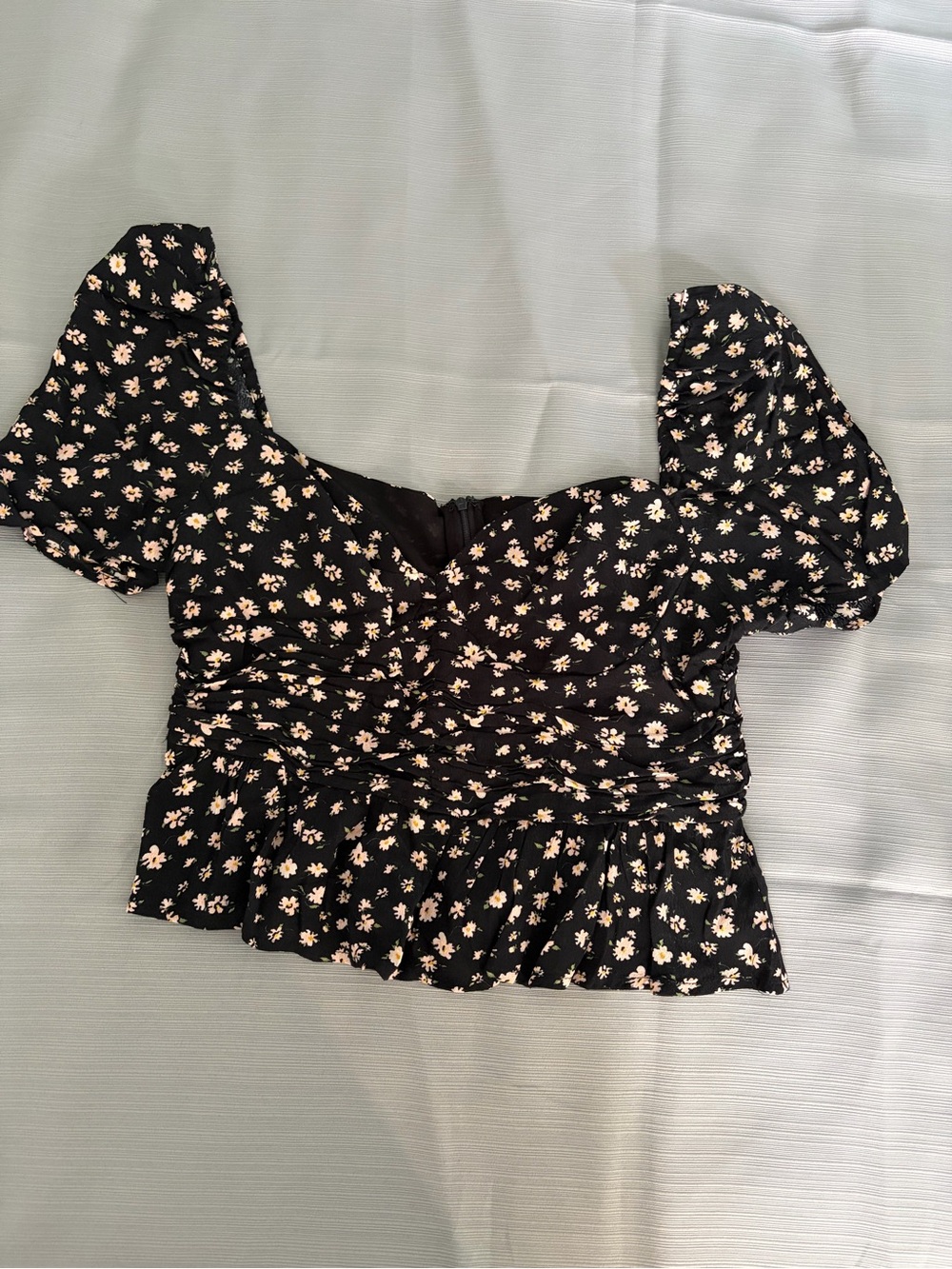 Astr Black Floral Puff-Sleeve Peplum Crop Top